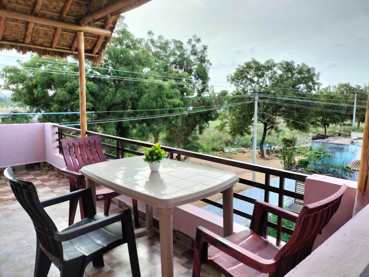 Prajwal Home Stay Hampi Luaran gambar