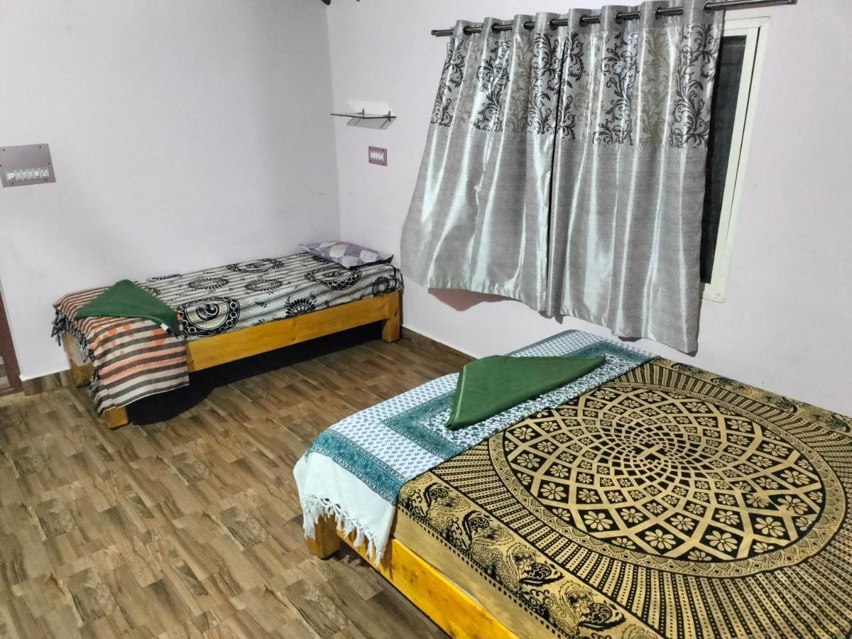 Prajwal Home Stay Hampi Luaran gambar