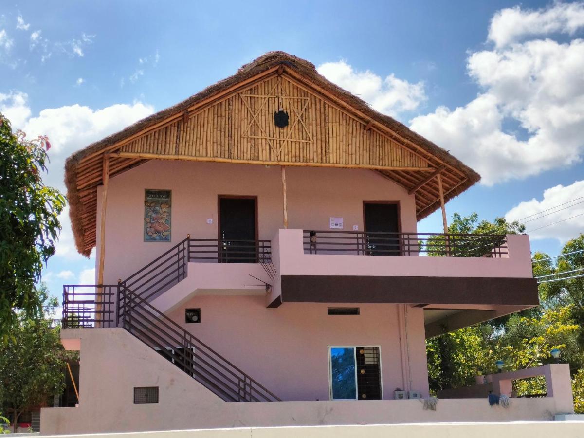 Prajwal Home Stay Hampi Luaran gambar