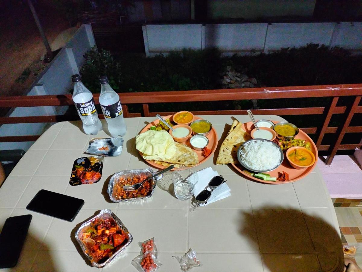 Prajwal Home Stay Hampi Luaran gambar