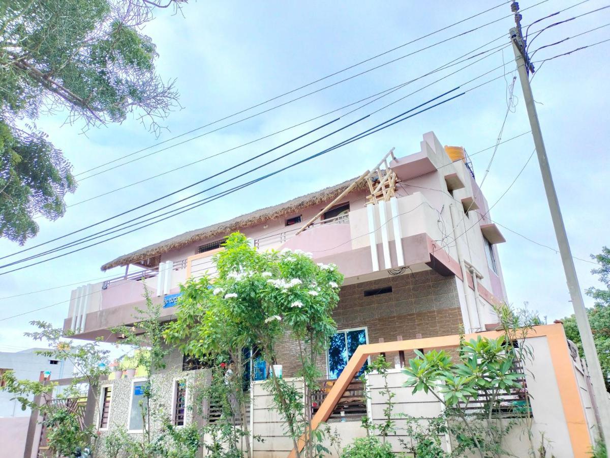 Prajwal Home Stay Hampi Luaran gambar
