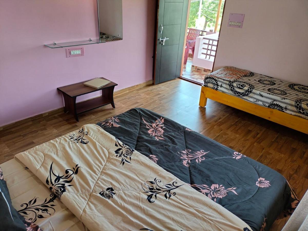Prajwal Home Stay Hampi Luaran gambar