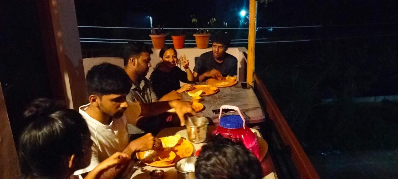 Prajwal Home Stay Hampi Luaran gambar
