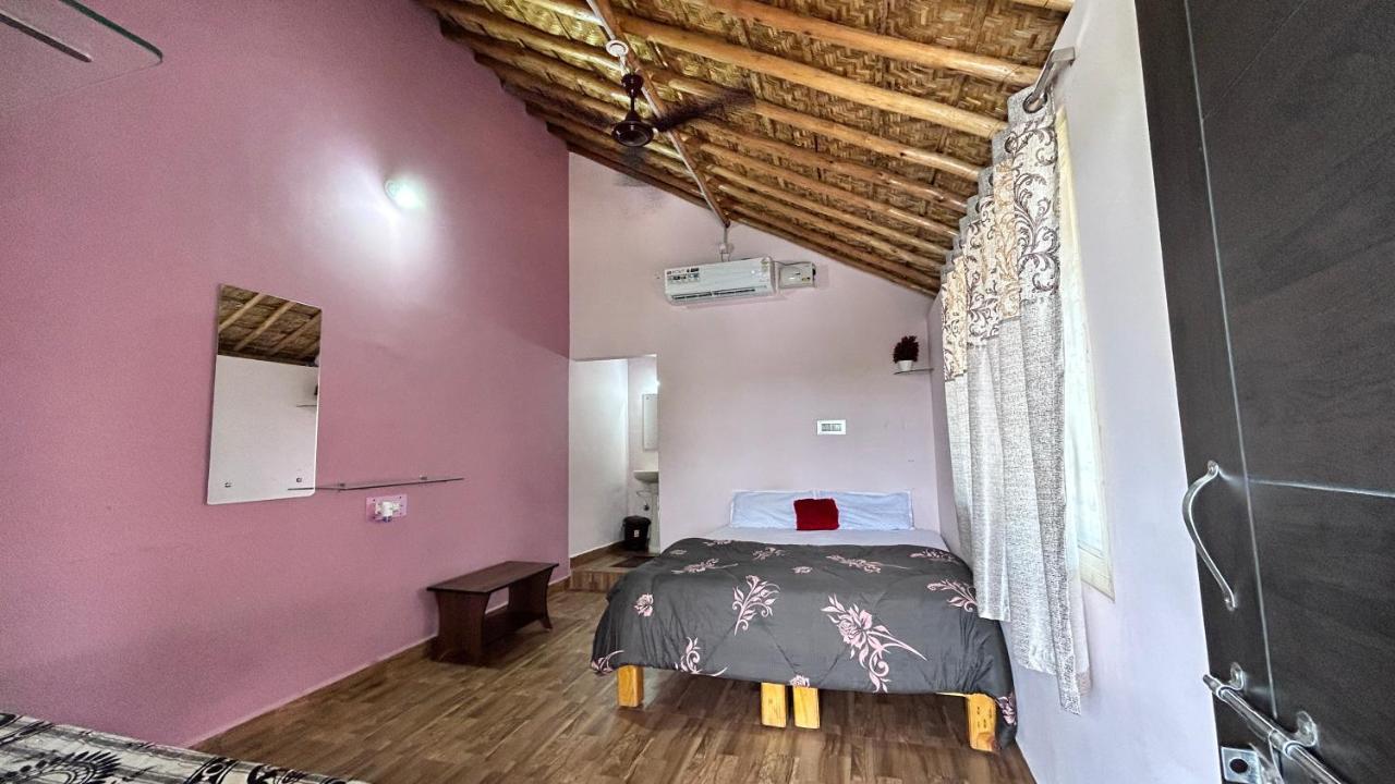 Prajwal Home Stay Hampi Luaran gambar